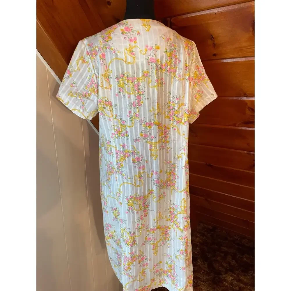 Vintage 60s Lightweight Nightgown w/ Floral & Gold Birdhouse Embellishment sz M